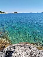 Stunning 2-bed House in Jezera With Sea Views