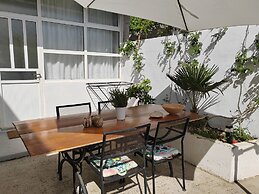 Stunning 2-bed House in Jezera With Sea Views