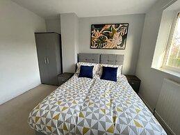 Bright & Airy 3BR Home with Parking