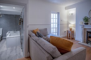 Ivy Cellar - 1 Bedroom Apartment - Tenby