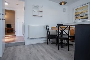 Ivy Cellar - 1 Bedroom Apartment - Tenby