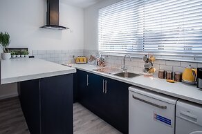 Ivy Cellar - 1 Bedroom Apartment - Tenby
