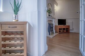 Ivy Cellar - 1 Bedroom Apartment - Tenby