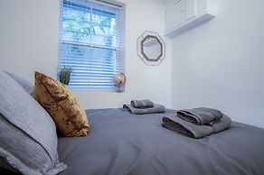 Ivy Cellar - 1 Bedroom Apartment - Tenby