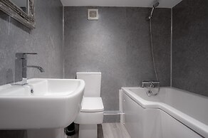 Ivy Cellar - 1 Bedroom Apartment - Tenby