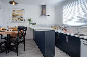 Ivy Cellar - 1 Bedroom Apartment - Tenby