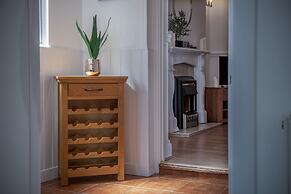 Ivy Cellar - 1 Bedroom Apartment - Tenby