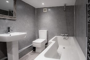 Ivy Cellar - 1 Bedroom Apartment - Tenby
