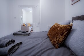 Ivy Cellar - 1 Bedroom Apartment - Tenby