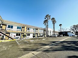 Casa Blanca Express & Suites Cypress Buena Park - Anaheim Area