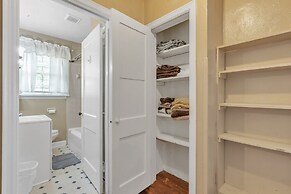 Cozy Home Away From Home In Little Rock 2 Bedroom Home by RedAwning