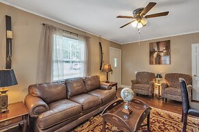 Cozy Home Away From Home In Little Rock 2 Bedroom Home by RedAwning