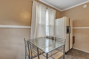 Cozy Home Away From Home In Little Rock 2 Bedroom Home by RedAwning