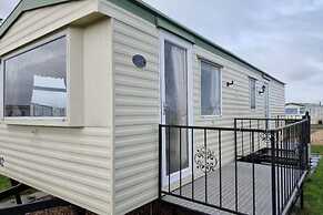 Caravan - Sleeps 4 - Parking - 10mins To Beach