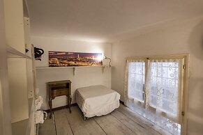 Florence Hideaway by Mmega