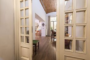 Florence Hideaway by Mmega