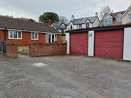 3-bed Bungalow Near Conwy Valley Close to Castle