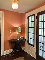 Huffman Manor Inn