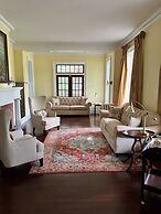 Huffman Manor Inn