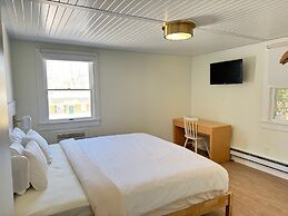 Maple Leaf Inn - Lake Placid
