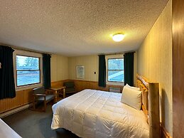 Maple Leaf Inn - Lake Placid