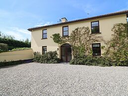Tilladavin House