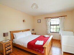 Tilladavin House