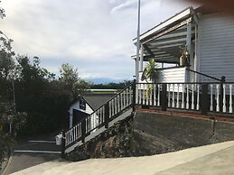 Bluff Hill Lighthouse B&B