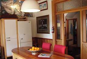 Bluff Hill Lighthouse B&B
