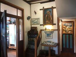 Bluff Hill Lighthouse B&B