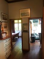 Bluff Hill Lighthouse B&B