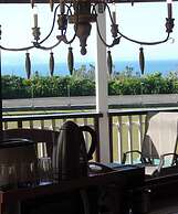 Bluff Hill Lighthouse B&B