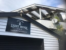 Bluff Hill Lighthouse B&B