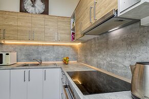 Pool & Whirlpool Villa Art Three