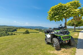 Pool & Whirlpool Villa Art Three