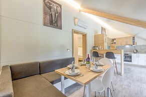 Pool & Whirlpool Villa Art Three