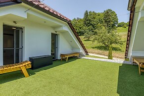 Pool & Whirlpool Villa Art Four