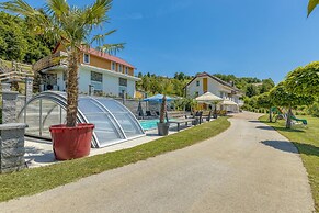 Pool & Whirlpool Villa Art Four