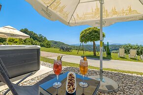 Pool & Whirlpool Villa Art Four
