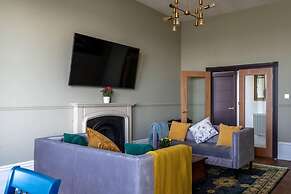 Luxe Beach Pad, Wow Sea Views at Coco By The Bay