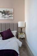 Luxe Beach Pad, Wow Sea Views at Coco By The Bay