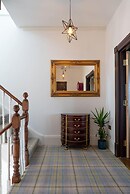 Luxury Beachfront Penthouse, Panoramic Sea Views