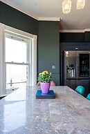 Luxury Beachfront Penthouse, Panoramic Sea Views