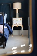 Luxury Beachfront Penthouse, Panoramic Sea Views