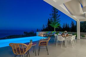 Thelxi s Suites - Brand New Seaview Suites - Thelxi s Suite II - Brand