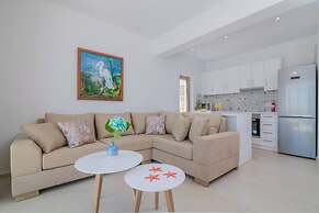 Thelxi s Suites - Brand New Seaview Suites - Thelxi s Suite II - Brand