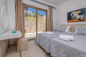 Thelxi s Suites - Brand New Seaview Suites - Thelxi s Suite II - Brand