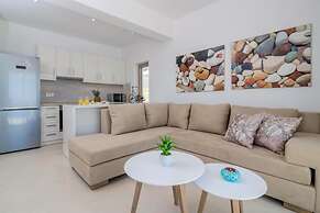 Thelxi s Suites - Brand New Seaview Suites - Thelxi s Suite II - Brand