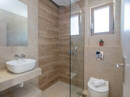 Thelxi s Suites - Brand New Seaview Suites - Thelxi s Suite II - Brand