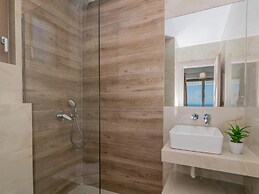 Thelxi s Suites - Brand New Seaview Suites - Thelxi s Suite II - Brand